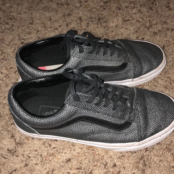 Vans - Picture 2 of 2